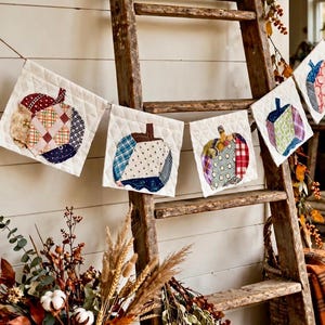 Patchwork Pumpkin Banner, Vintage Quilt Pumpkin Garland, Fall Farmhouse Garland, Vintage Fabric Autumn Decor, Autumn Mantel Decoration