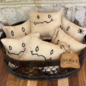 Ghost Bowl Fillers Primitive, Small Primitive Ghost, Ghost Decorations for Halloween, Halloween Bowl Fillers, Ghost Decor, Halloween Gifts