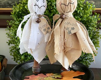 Ghost Shelf Sitter, Ghost Spindle, Halloween Shelf Sitter, Primitive Ghost Decor, Lace Ghost Halloween, Primitive Halloween, Spooky Gifts