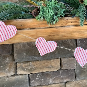Primitive Heart Garland, Farmhouse Valentines Garland, Valentines Day Decor, Heart Banner, Valentines Gift for Wife, Heart Gifts For Mom