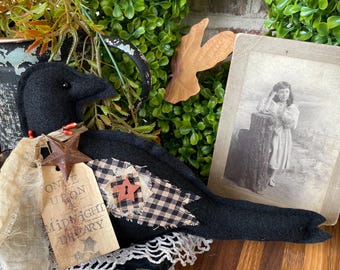 Primitive Black Crow, Raven Decor, Crow Shelf Sitter, Fabric Crows, Primitive Crows, Halloween Farmhouse Decor, Halloween Primitives, Crows