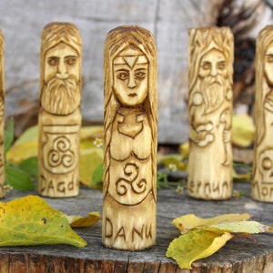 Small wooden statue of DANU. Celtic goddess. Wiccan, wicca, altar, druid, witchcraft, gaelic .