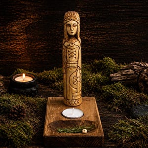 Handmade Frigg Wooden Statue 18cm with altar