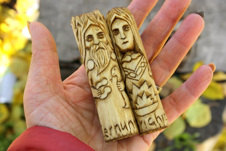 altar Small wooden statue of DANU wicca Wiccan Celtic goddess witchcraft gaelic . druid