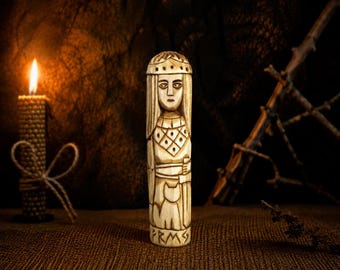 Freya Statue Wooden – Norse Goddess of Love and Beauty, Hand Carved Wood Figurine 15cm