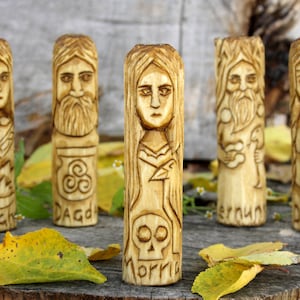 Small wooden statue of MORRIGAN. Celtic goddess. Wiccan, wicca, altar, druid, witchcraft, gaelic .