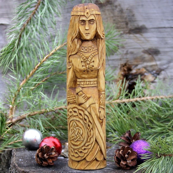 Big hand crafted wooden Statue of Freya. Norse Goddess Freya.  Viking's goddesses. Hand crafted wooden Statue. Freya statue.