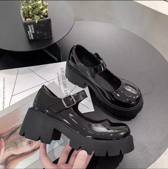 Vintage style platform shoes 2025