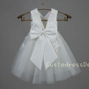 Ivory lace, Ivory tulle ivory lining V back with bow knee length pretty dress flower girl dress - W0033M