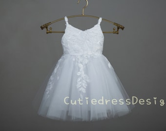 All white, white Lace, White Tulle, Pretty wedding flower girl dress W0032M