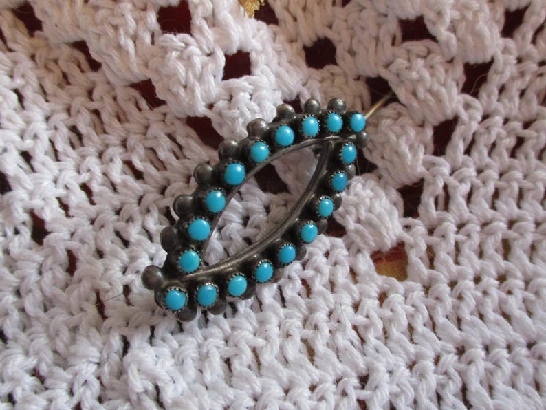 Vintage Zuni Turquoise and sterling silver brooch Excellent condition
