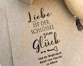 Stempel HOCHZEIT Liebe ist der Schlüssel zum Glück und die Möglichkeit eine Flasche zu öffnen