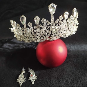 Bridal Tiara with earrings,Pearl Tiara,Pearl Bridal Crown,Pearl Wedding Hair Accessory,Wedding Headpiece,halo headpiece,Silver Tiara