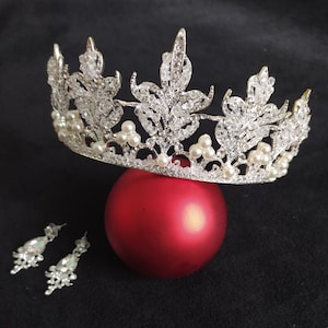 Silver Tiara,Bridal Tiara,Pearl Tiara,Pearl Bridal Crown,Pearl Wedding Tiara,Pearl Wedding Hair Accessory,Wedding Headpiece,halo headpiece