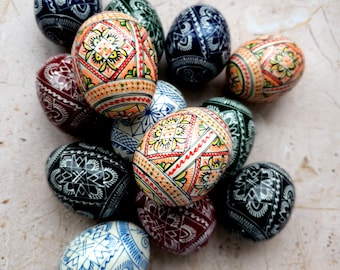 手描きウクライナのピサンキイースターエッグ、木製装飾 - Etsy 日本