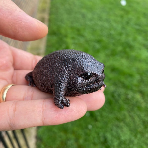 Realistic Black Painting Rain Frog Figurine