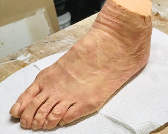 Realistic human foot - old woman left foot / Flat Sole ! / lifesize