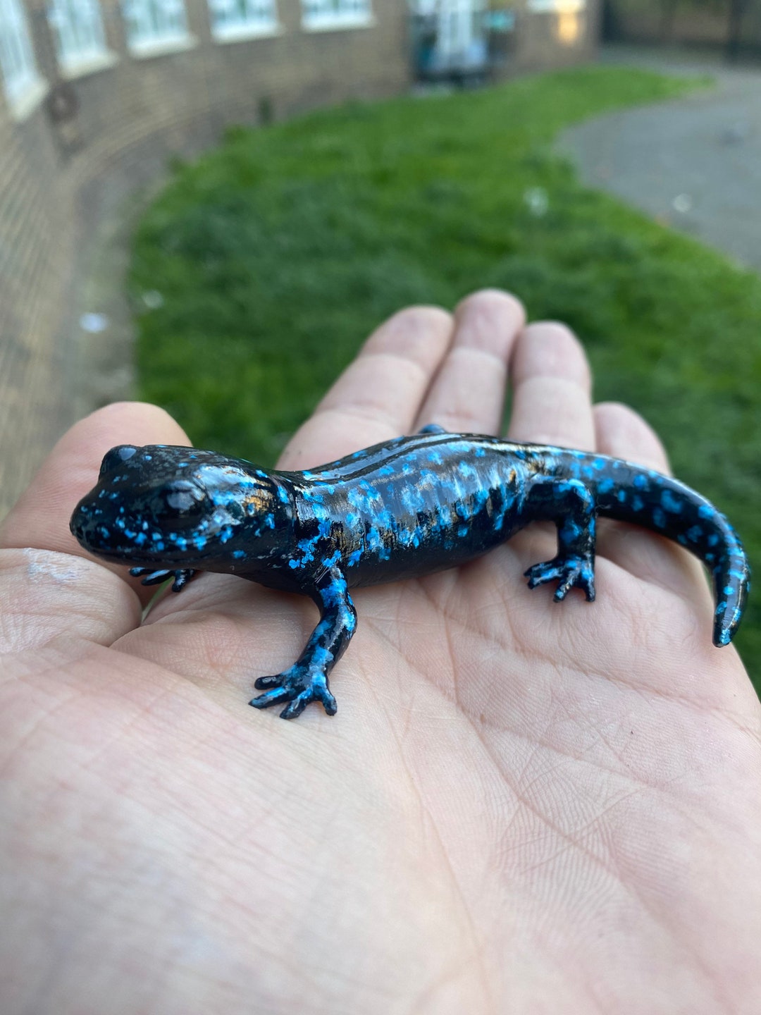 青い斑点のあるサンショウウオの置物 長さ10 cm - Etsy 日本