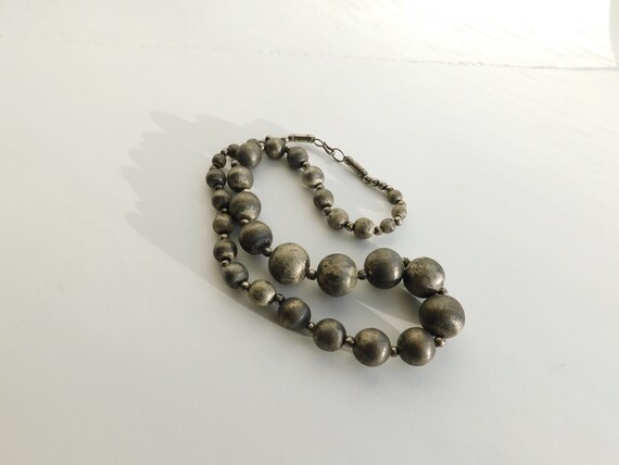 Vintage Silver Tone Graduated Bead Necklace #T8 - image 2