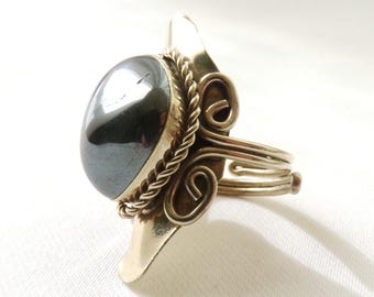 Vintage Hematite Ring, Large Hematite Stone, Scroll and Rope Design     T15