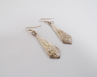 Vintage Sterling Silver Earrings Drop Earrings Diamon Cut Etched Earrings      T15