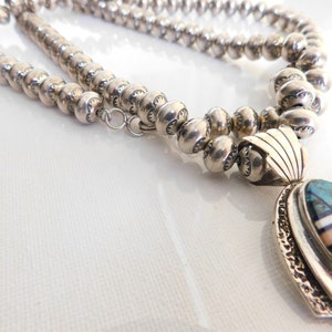 Collar de perlas Navajo con colgante inlay T11