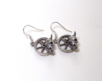 Vintage Wagon Wheel with Bovine Skull Sterling Silver Earrings 2 Sets 31.00 each.    T15