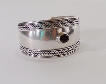 Sterling Silver Vintage Cuff, Gemstone Garnet   T15