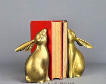 Splendidi fermalibri in ottone a forma di coniglio, vintage / Coppia di fermalibri in metallo dorato a forma di coniglio / Scaffale in bronzo di metà secolo, biblioteca, arredamento per la casa, Pasqua