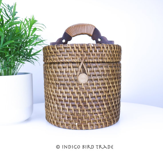 Vintage Rattan Round Basket with Lid and Wood Handle | Antique Handwoven Wicker Container Tote Bag | Wooden Picnic Basket Magazine Holder