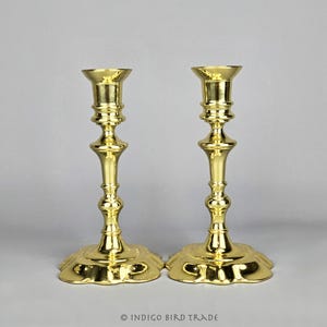 Midden 20e eeuw massief messing kandelaar van Baldwin USA Historische Deerfield Collection Vintage Queen Anne Design kandelaar