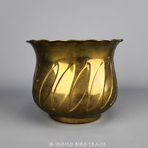 Vintage Brass Planter Ornate Design | Gold Metal Indoor Plant Pot Medium Large Size | Antique Scalloped Edge Bronze Planter Patina Boho