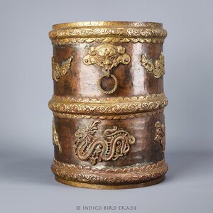 Tibetisch-buddhistisches Kupfergefäß mit Drachen und Henkelringen | Antiker mystischer Topf asiatischer Metallbehälter Blumentopf Pflanzer