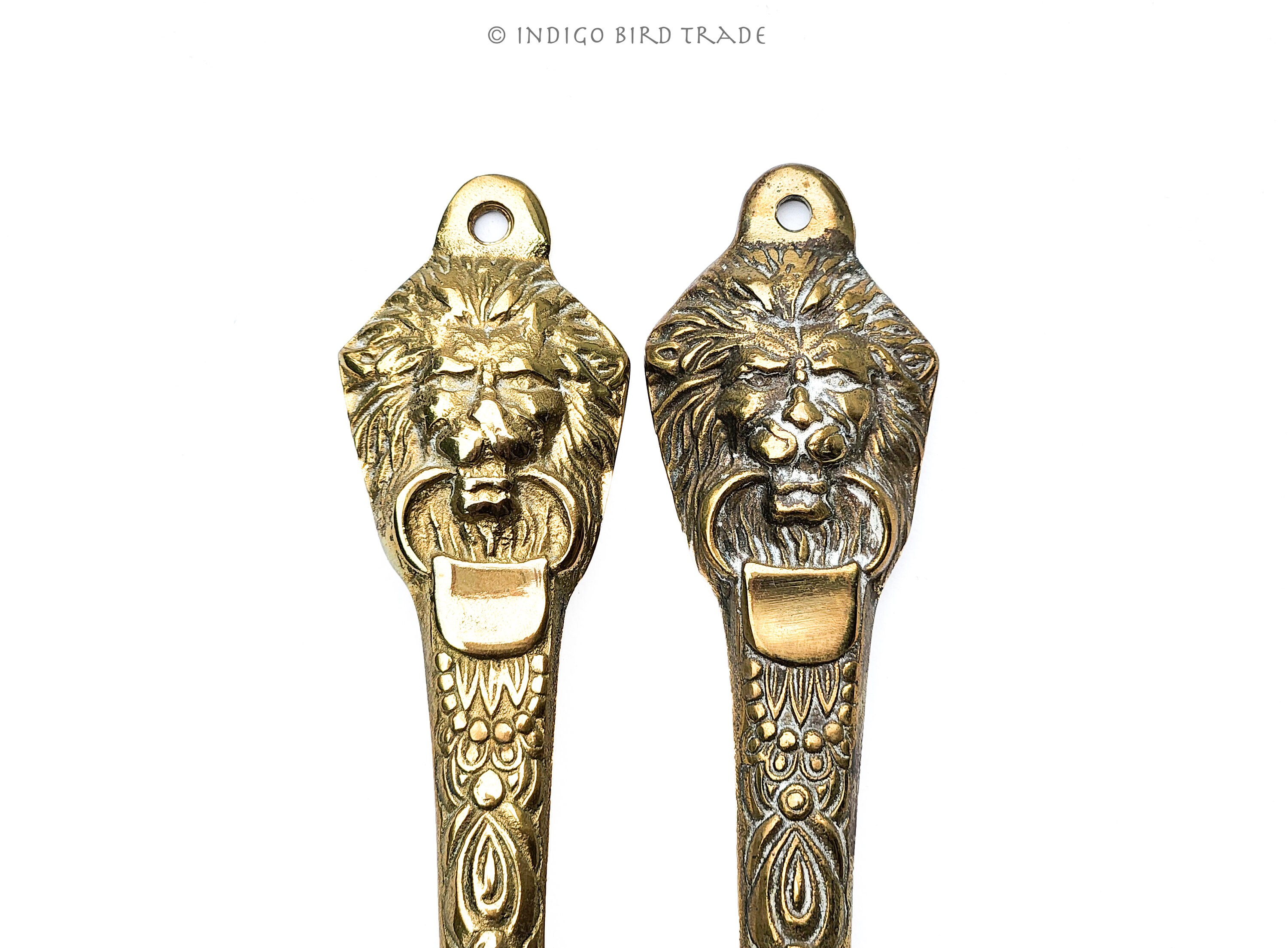 1960s Brass Lion Head Shoe Horn Clothing Brush With Wall Mount Rare 3 Piece Set Antique Brass Shoe Horn and Clothing Brush With Lion Handles  main image 4