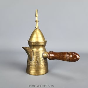 Vintage Middle Eastern Arabic Dallah Coffee Pot | Antique Islamic Persian Brass with Wooden Handle Teapot Maker with Floral Etching Turkish