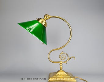 Lampe de bureau Art déco vert émeraude avec abat-jour en verre et base en laiton massif | Lampe de table conique antique Bankers | Lampe d'appoint vintage émeraude