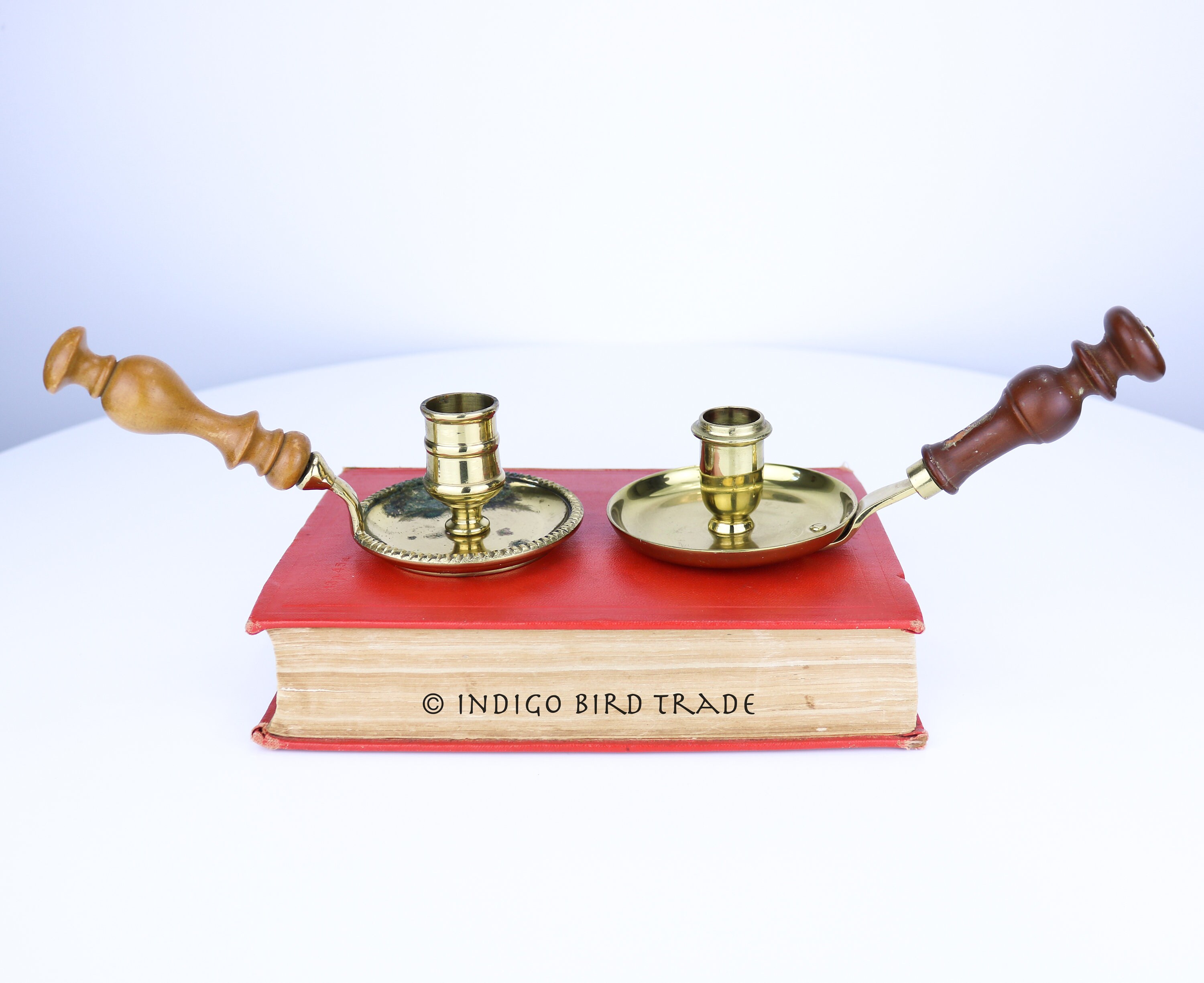 Pair Of Vintage Brass Colonial Candlesticks With Wood Handle Virginia Metalcrafters Baldwin Old Salem | Antique Gold Chamber Candle Holders