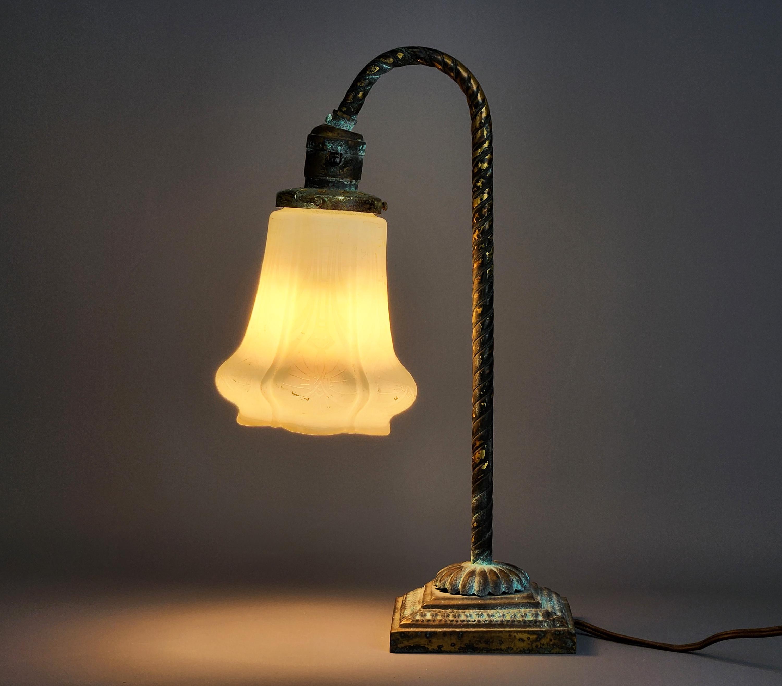 ガラス シェード フランス製 サイン入 アールヌーボー～デコ 洋館