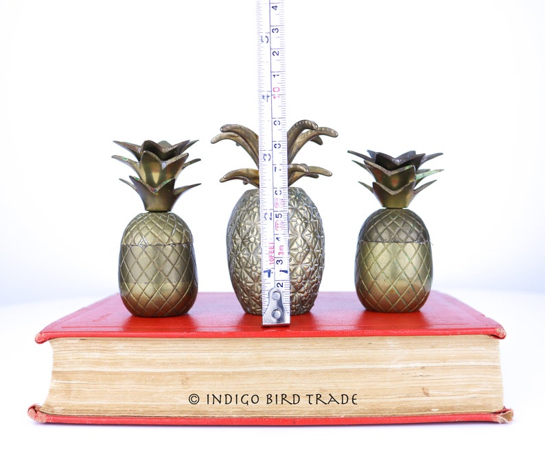 Mid Century Pineapple Statue Candle holders Antique Gold Metal Tropical Beach House Set of 3 Small Brass Pineapple Figurines Vintage