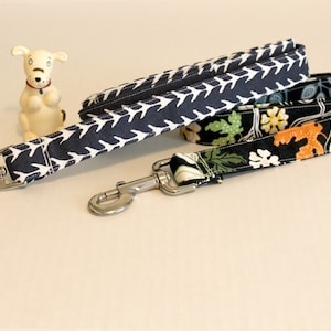 Guinzagli cane, Guinzagli blu, 1&quot; guinzaglio, Floral cane al guinzaglio, guinzaglio per cani, qualsiasi cane al guinzaglio di lunghezza, 5 ft guinzaglio, traffico guinzaglio, guinzaglio addestramento, guinzaglio rosa