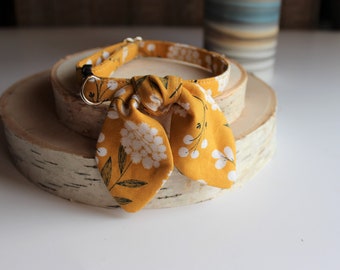 Cat Collar, Cat Collar with Bunny Ear Bowtie, Breakaway Cat Collar, Yellow Cat Collar, Floral Cat Collar, Custom Pet Collar, Cat, Small Dog