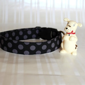 Collier de chien, collier noir de crabot, collier de chien de polka dot, collier de chien personnalisé, collier de chien à la mode, collier réglable de crabot, cadeaux d’animal familier, collier de Dottie