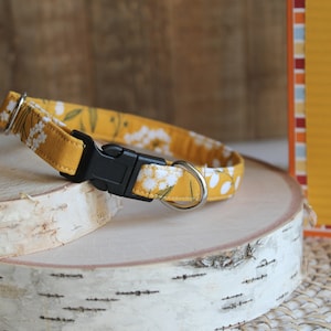 Senf Floral Hundehalsband, 1/2 "Hundehalsband, Teetasse Hundehalsband, Welpen Kragen, winziges Hundehalsband, Mini Hundehalsband, nicht abbrechbar, Haustier Geschenke