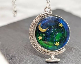 Northern Lights Globe Spinner Pendant Necklace. The 'Resin Sparkle' Collection. Witch moon pendant, northern lights, valentine's day gift