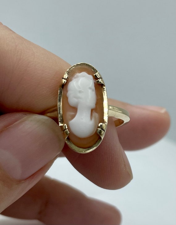Carved Cameo Solid Yellow Gold 10k Ring