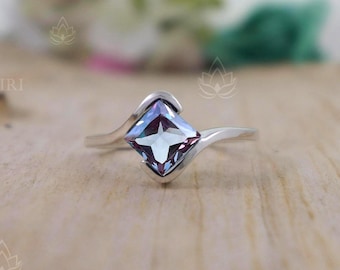Alexandrite Ring, 18k Gold Vermeil, Square Princess Cut Gemstone, Solitaire Ring, 925 Sterling Silver, Minimalist Handmade Ring