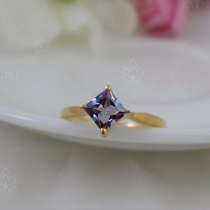 Alexandrite Ring 6mm Princess Cut Square Sterling Silver Color Changing Stone Solitaire Ring For Women Stackable Birthstone Ring Gift Her