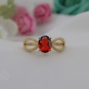Minimalist Oval Garnet Ring, 18k Gold Vermeil Ring, Engagement Gold Ring, 925 Sterling Silver, January Birthstone Ring, Fine Handmade Ring