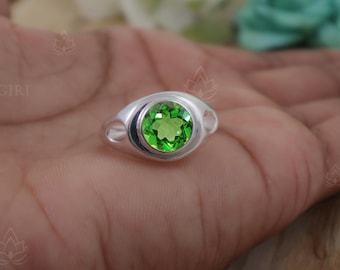Stacking Green Diopside Signet Ring, 8mm Round Solitaire Ring, 18k God Vermeil Signet Ring, 925 Handcrafted Everyday Ring, Anniversary Gift