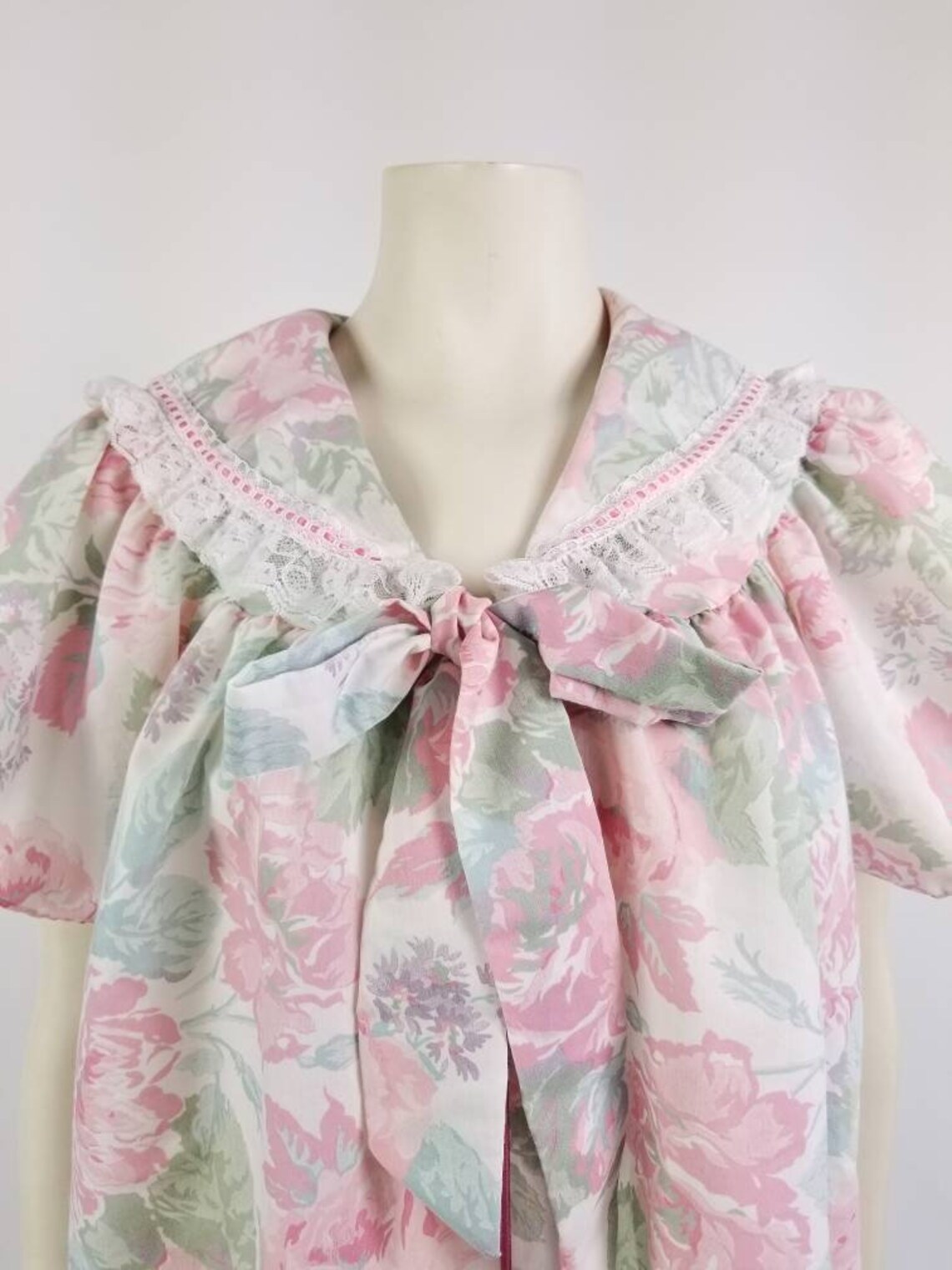 80s Tara O'Hara full floral house dress with lace ruffles | Etsy